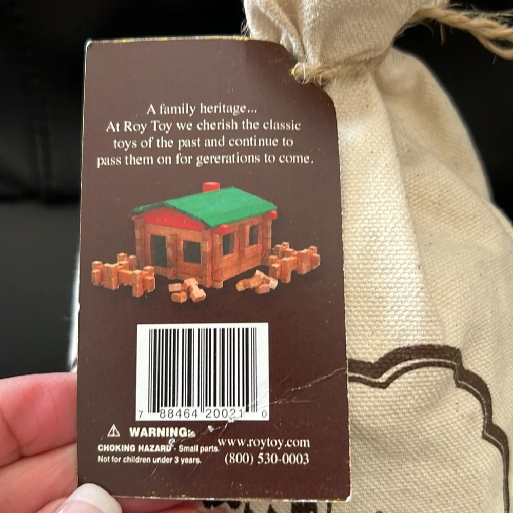 Roy Toy Special Edition Nash Farm Log Cabin Play Set-70 pieces NWT**